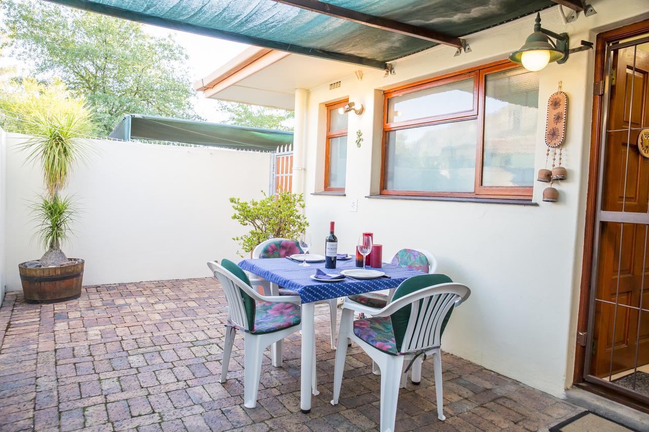 Apartamento Eikepark Self Catering Stellenbosch Exterior foto